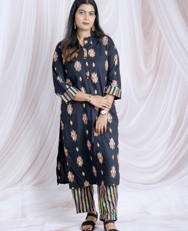 Elegant Black Ikat Print Kurta with Pant Set