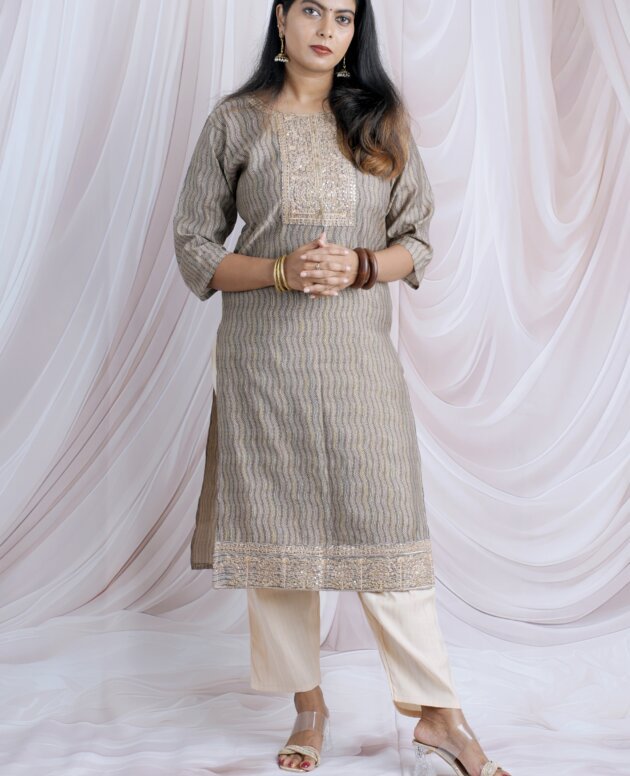 Muted Grey Printed Kurta Set With Embroidered Yoke